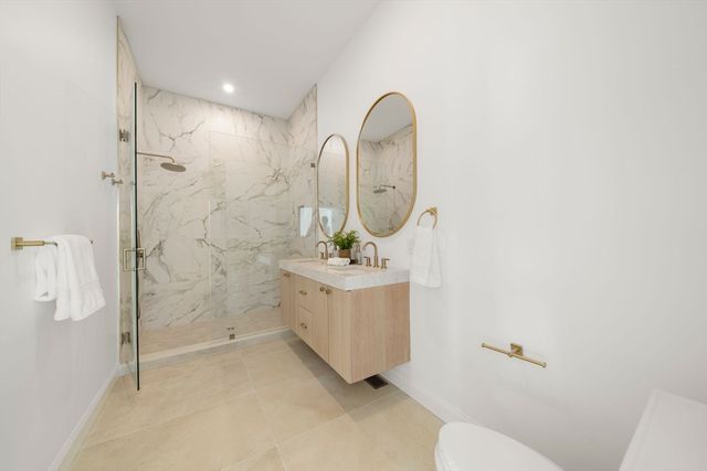 51 North Margin St uph4, Boston, MA 02113