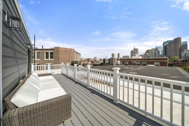 51 North Margin St uph4, Boston, MA 02113