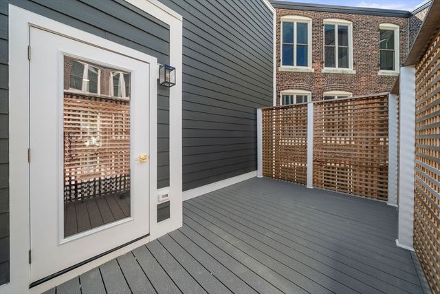 51 North Margin St uph4, Boston, MA 02113