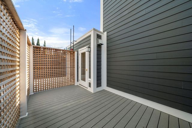 51 North Margin St uph4, Boston, MA 02113