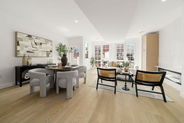 51 North Margin St uph4, Boston, MA 02113
