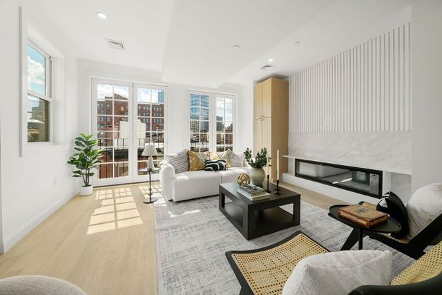 51 North Margin St uph4, Boston, MA 02113