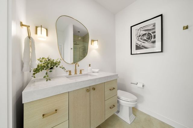 51 North Margin St uph4, Boston, MA 02113
