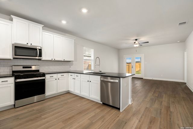 6627 Thorpe Hollow, Converse, TX 78109