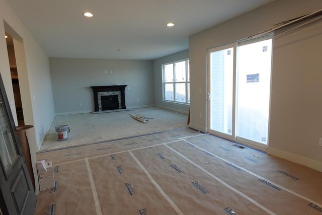 511 Woodside COURT, West Bend, WI 53095