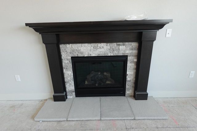 511 Woodside COURT, West Bend, WI 53095