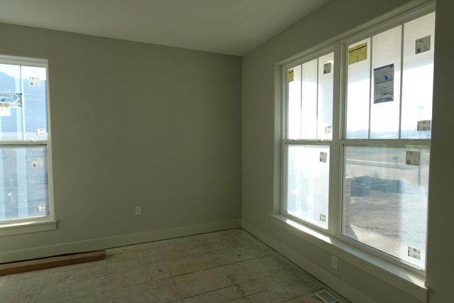 511 Woodside COURT, West Bend, WI 53095