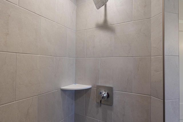 511 Woodside COURT, West Bend, WI 53095