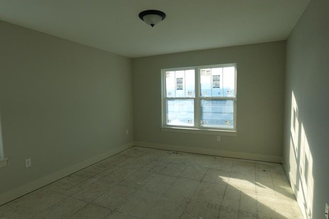 511 Woodside COURT, West Bend, WI 53095