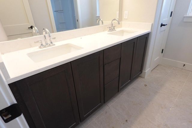 511 Woodside COURT, West Bend, WI 53095