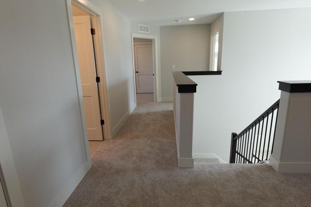 511 Woodside COURT, West Bend, WI 53095