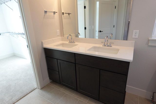 511 Woodside COURT, West Bend, WI 53095