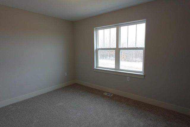 511 Woodside COURT, West Bend, WI 53095