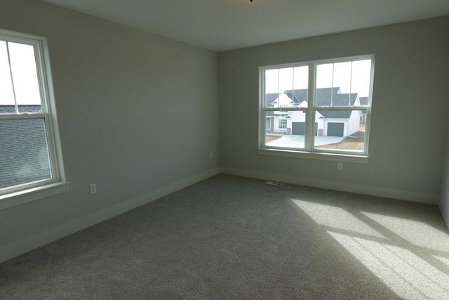 511 Woodside COURT, West Bend, WI 53095