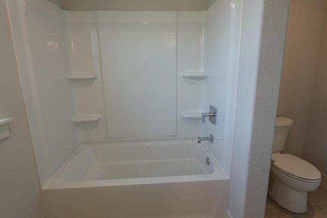 511 Woodside COURT, West Bend, WI 53095