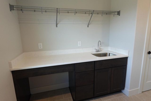 511 Woodside COURT, West Bend, WI 53095