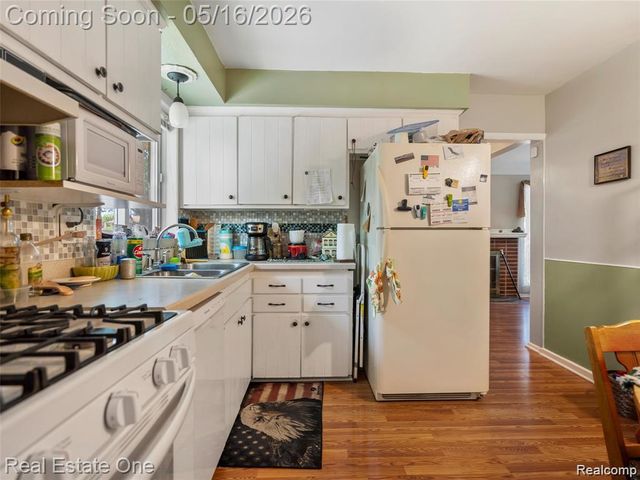27445 Buckingham Street Street, Livonia, MI 48154