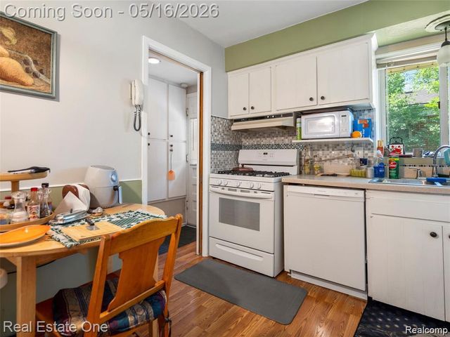 27445 Buckingham Street Street, Livonia, MI 48154