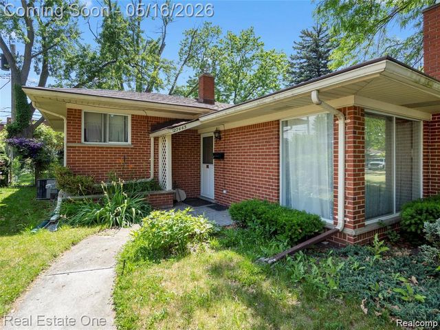 27445 Buckingham Street Street, Livonia, MI 48154