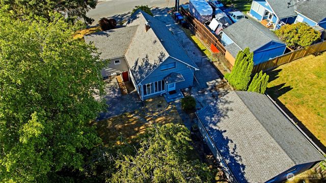 7412 S 8th Street, Tacoma, WA 98465