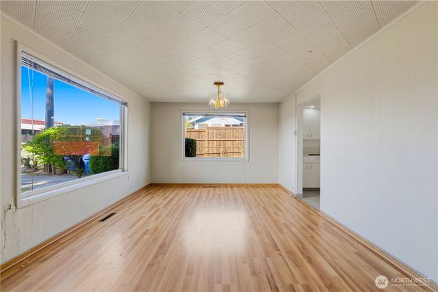 7412 S 8th Street, Tacoma, WA 98465