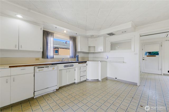 7412 S 8th Street, Tacoma, WA 98465