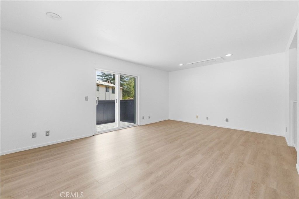 Image 2 of property listing at 9292 El Bordo A, Atascadero, CA 93422