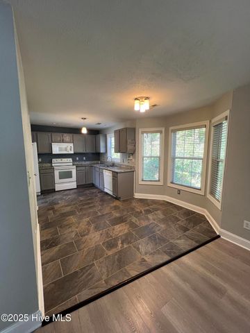 109 Trinity Drive, New Bern, NC 28560