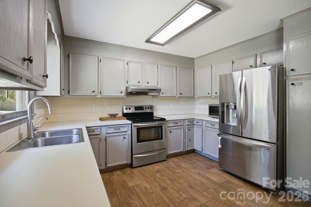 129 Salem Meadow Drive, Statesville, NC 28625