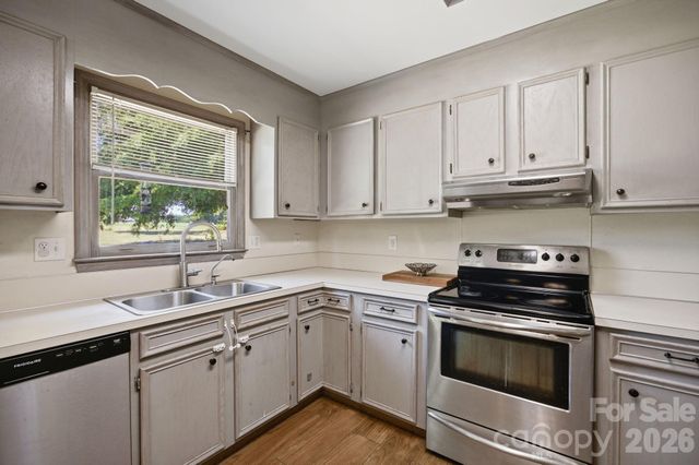 129 Salem Meadow Drive, Statesville, NC 28625
