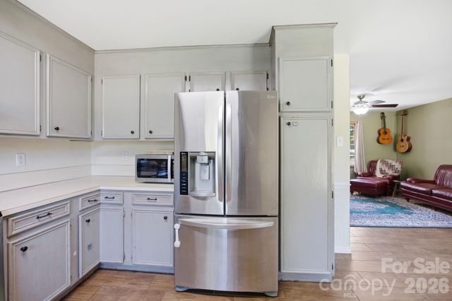 129 Salem Meadow Drive, Statesville, NC 28625