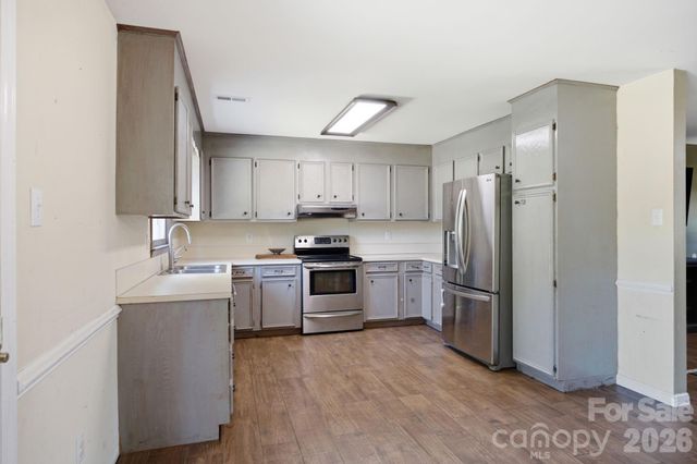 129 Salem Meadow Drive, Statesville, NC 28625