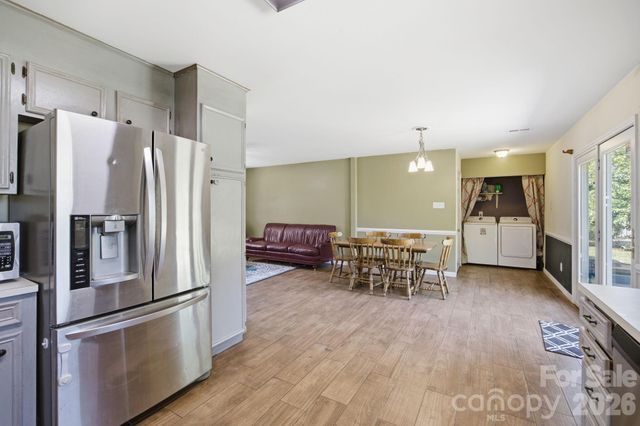 129 Salem Meadow Drive, Statesville, NC 28625