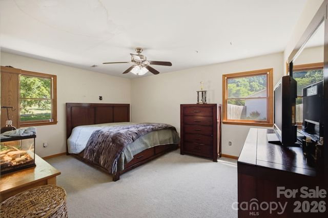 129 Salem Meadow Drive, Statesville, NC 28625