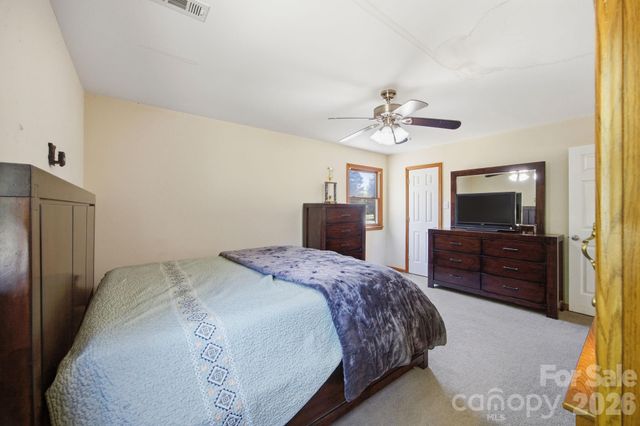 129 Salem Meadow Drive, Statesville, NC 28625