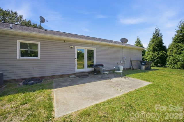 129 Salem Meadow Drive, Statesville, NC 28625
