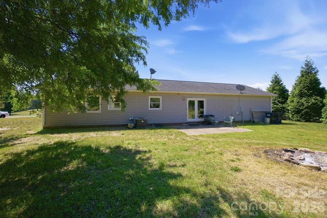 129 Salem Meadow Drive, Statesville, NC 28625