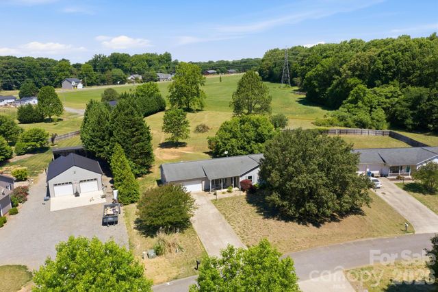129 Salem Meadow Drive, Statesville, NC 28625