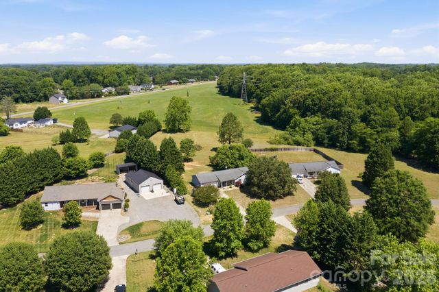 129 Salem Meadow Drive, Statesville, NC 28625