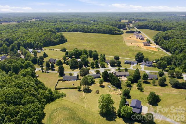 129 Salem Meadow Drive, Statesville, NC 28625