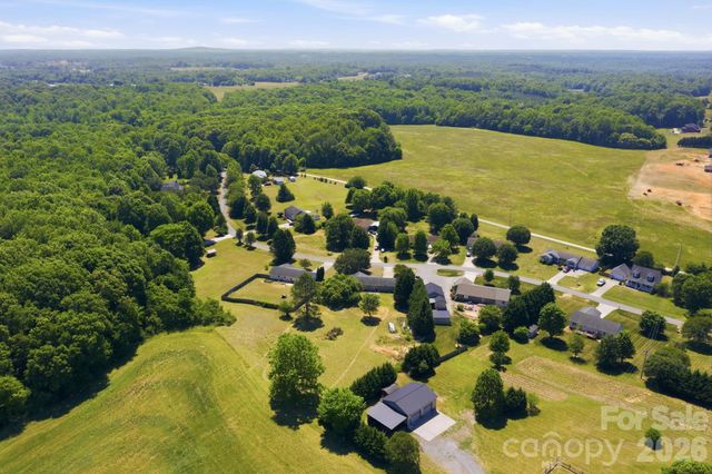 129 Salem Meadow Drive, Statesville, NC 28625