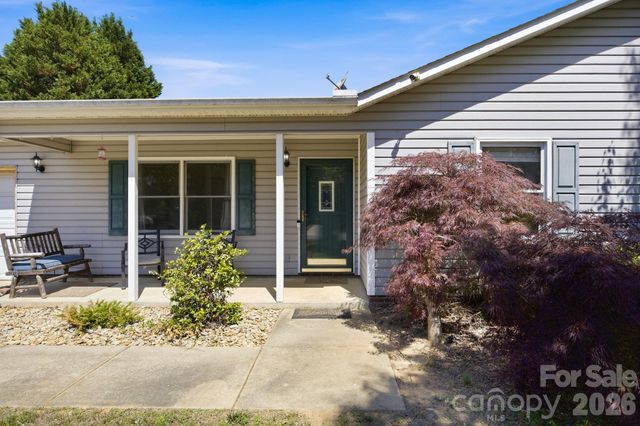 129 Salem Meadow Drive, Statesville, NC 28625