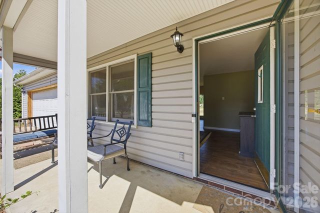 129 Salem Meadow Drive, Statesville, NC 28625