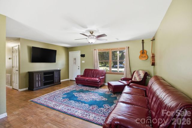 129 Salem Meadow Drive, Statesville, NC 28625