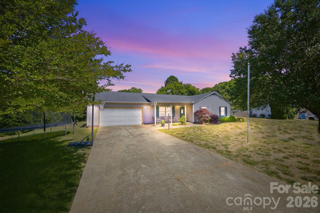 129 Salem Meadow Drive, Statesville, NC 28625