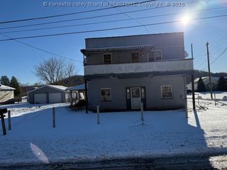 11001 Charleston Road, Red House, WV 25168