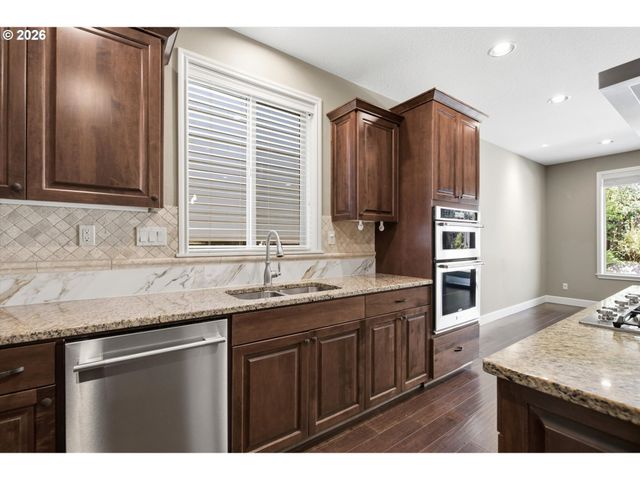 16873 Nw LYNCH Ln, Portland, OR 97229