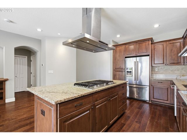 16873 Nw LYNCH Ln, Portland, OR 97229