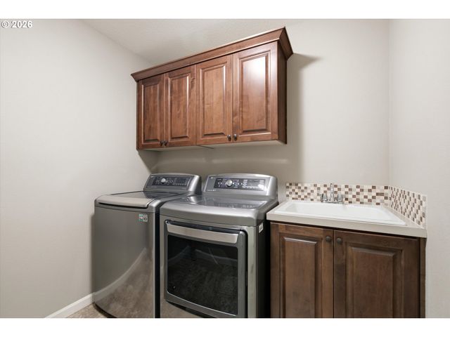 16873 Nw LYNCH Ln, Portland, OR 97229