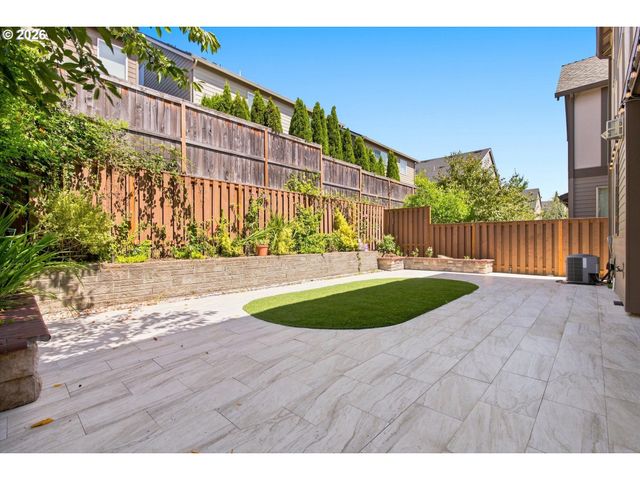 16873 Nw LYNCH Ln, Portland, OR 97229
